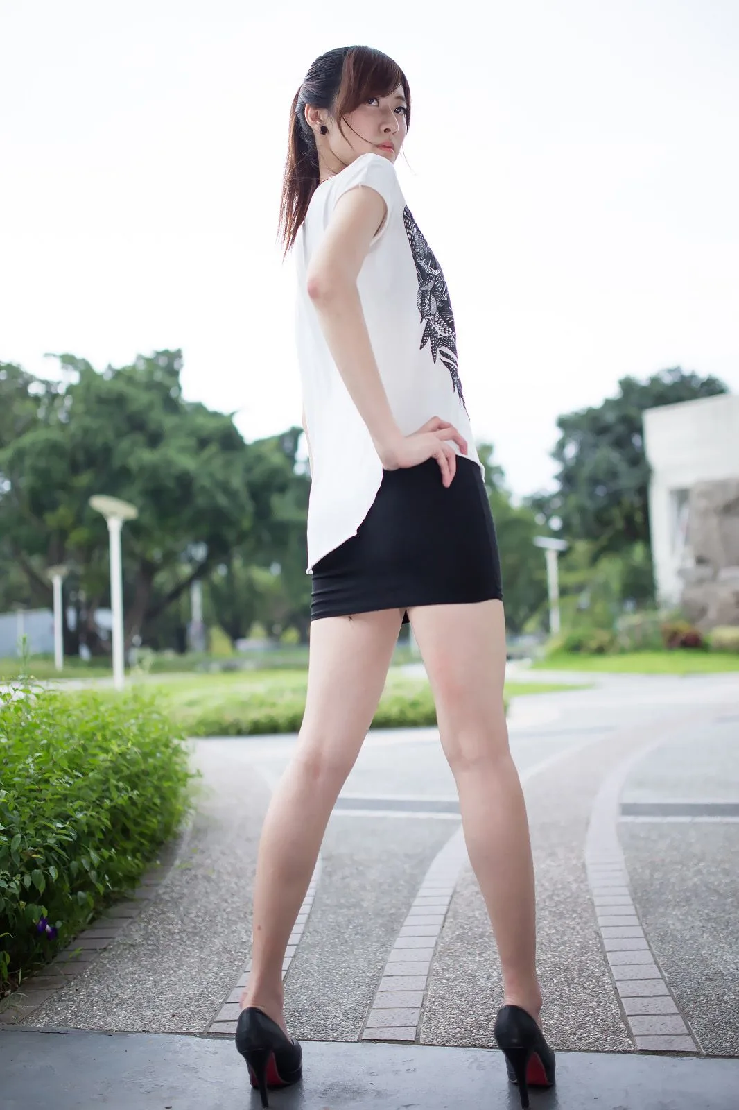 [Tập đặc biệt của Beautyleg] Nữ hoàng Queena - Buổi chụp ảnh tại công viên - 16